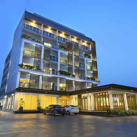 V Hotel Ubon Ratchathani Extérieur photo