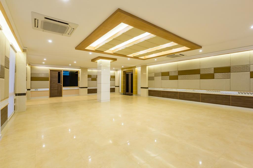 V Hotel Ubon Ratchathani Extérieur photo