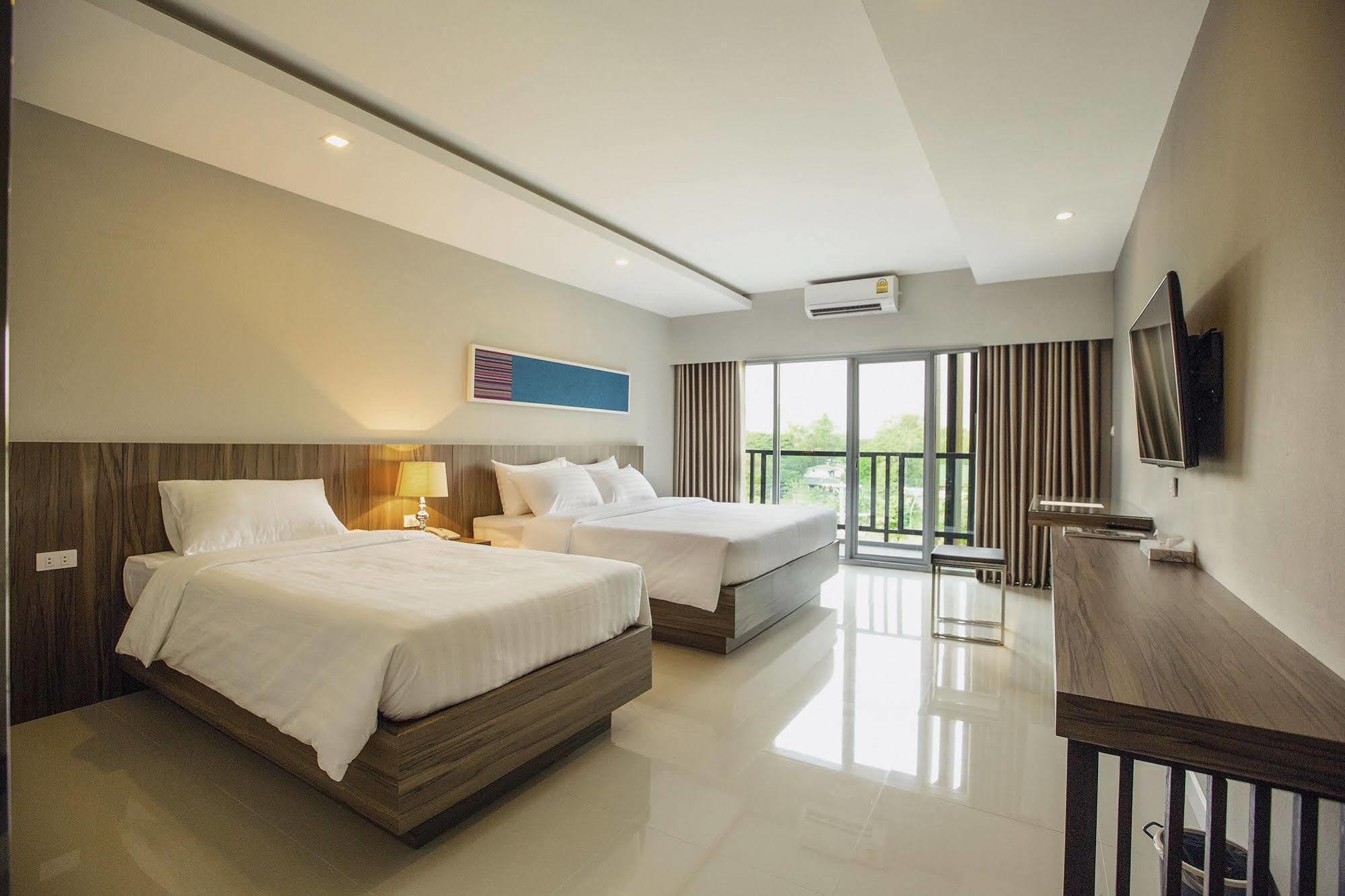 V Hotel Ubon Ratchathani Extérieur photo