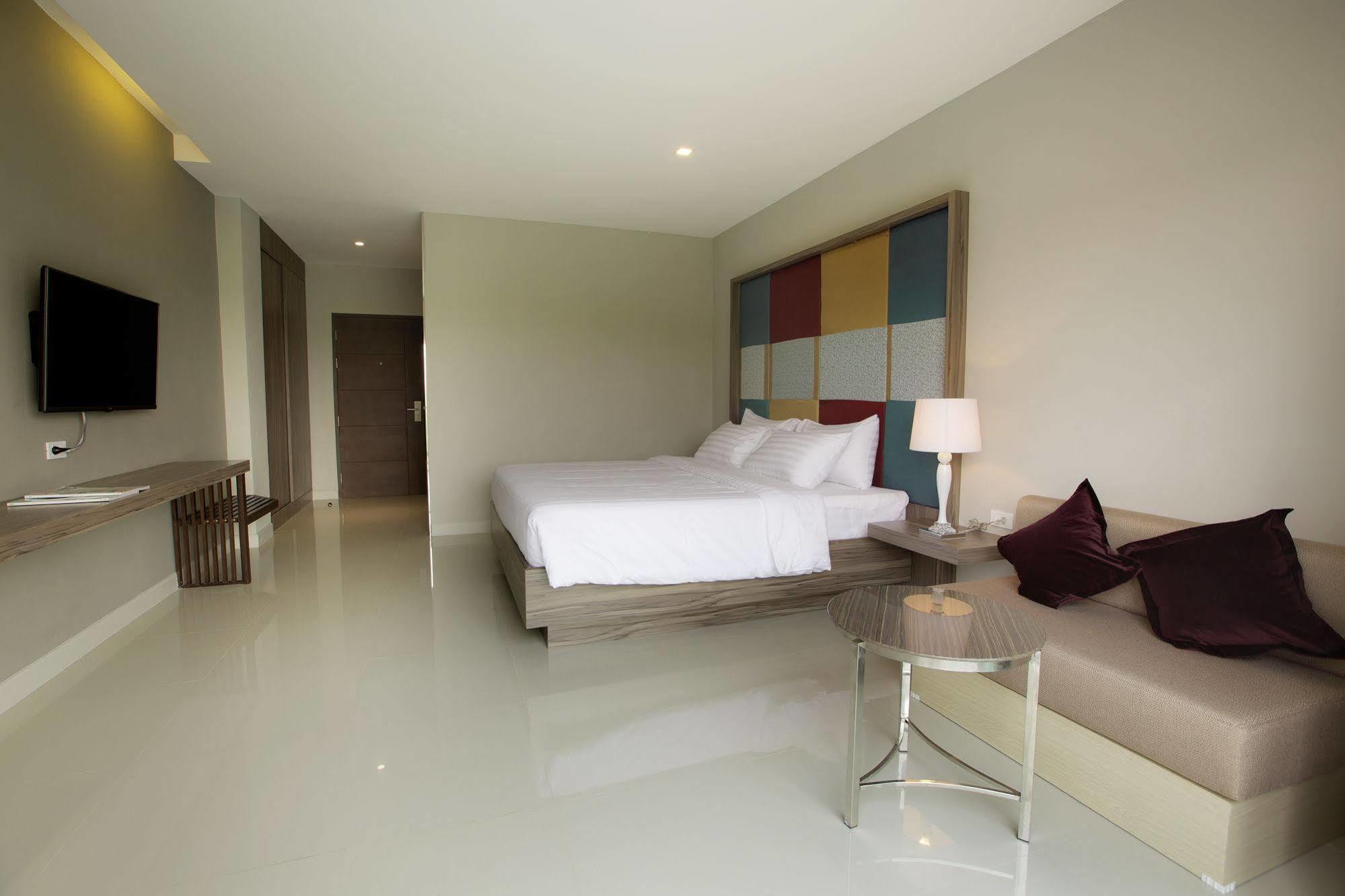 V Hotel Ubon Ratchathani Extérieur photo