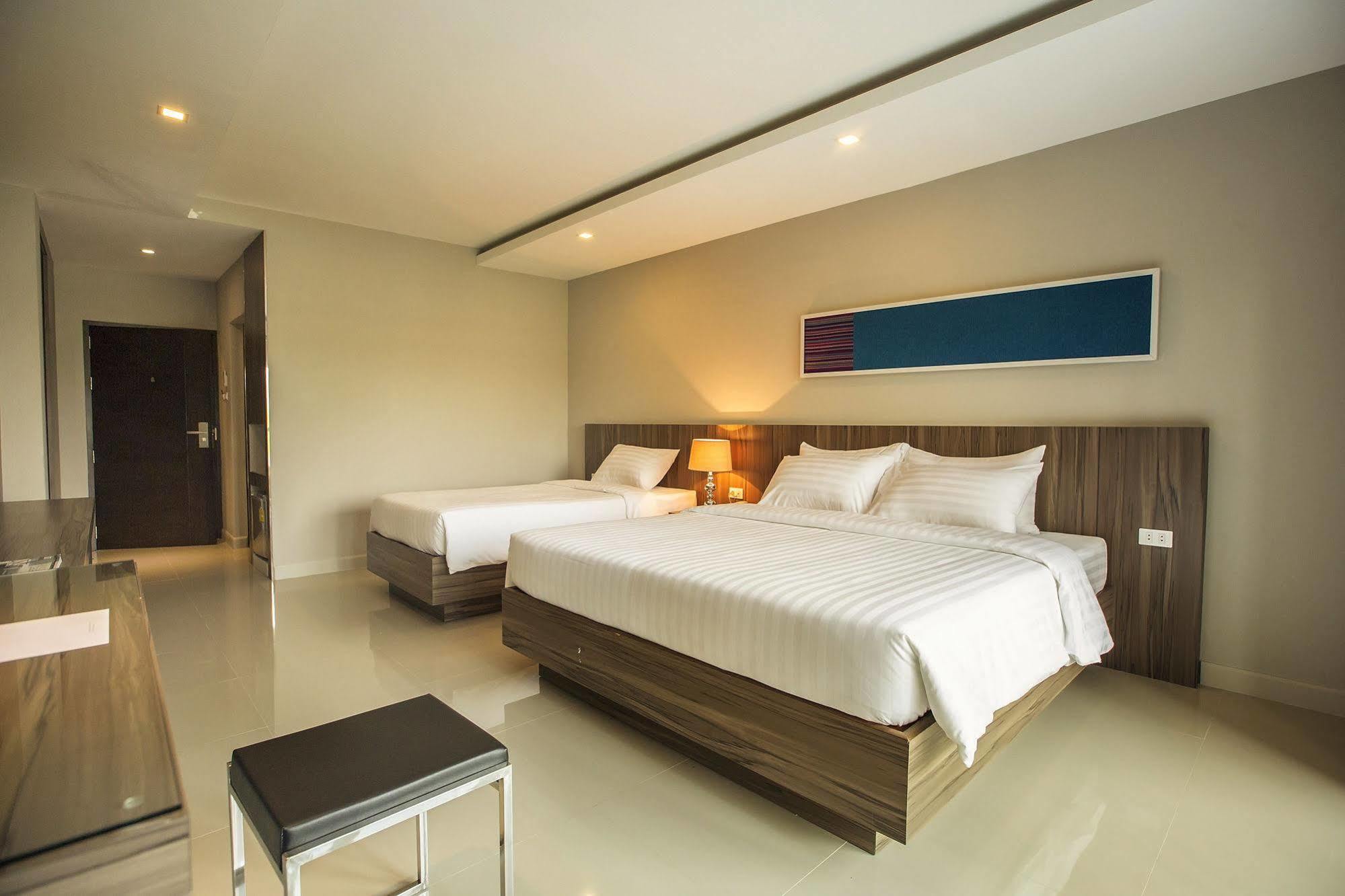 V Hotel Ubon Ratchathani Extérieur photo